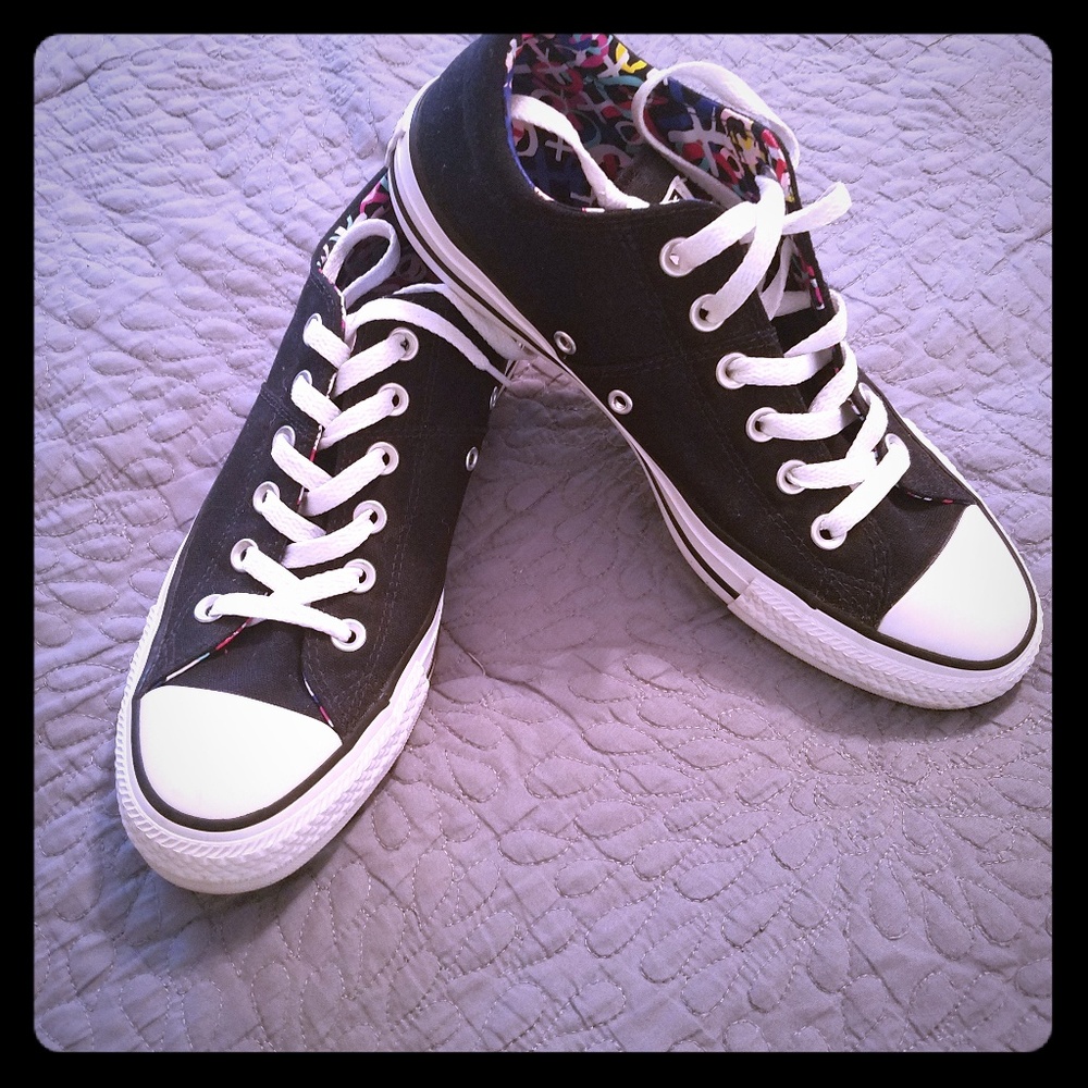 Women's size 9 Converse